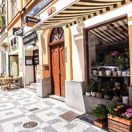 Sunny In Centre Of H1