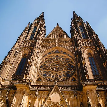 Sunny In Centre Of H1 *