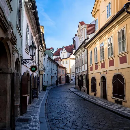 Sunny In Centre Of H1 Praga