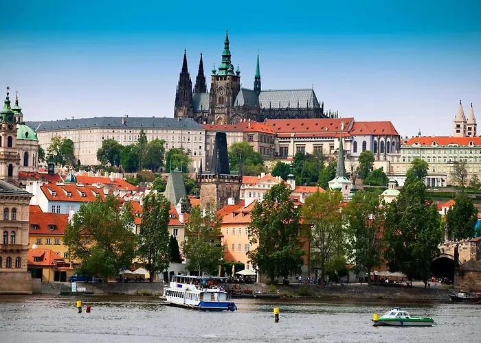 Sunny In Centre Of H1 * Praga