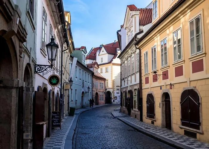 Sunny In Centre Of H1 Praga