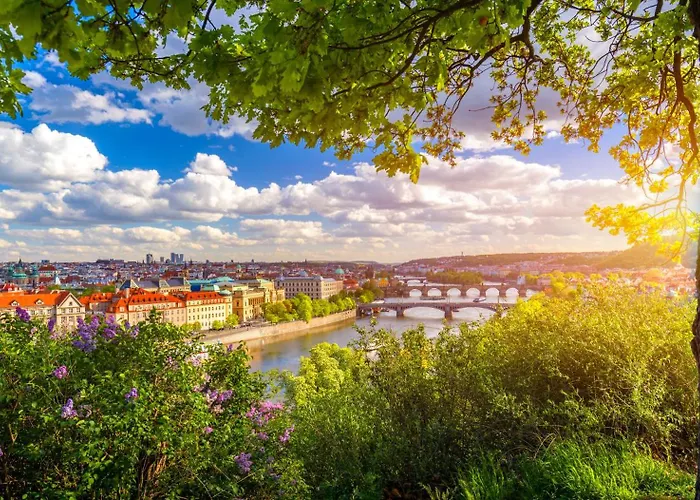 Sunny In Centre Of H1 * Praga